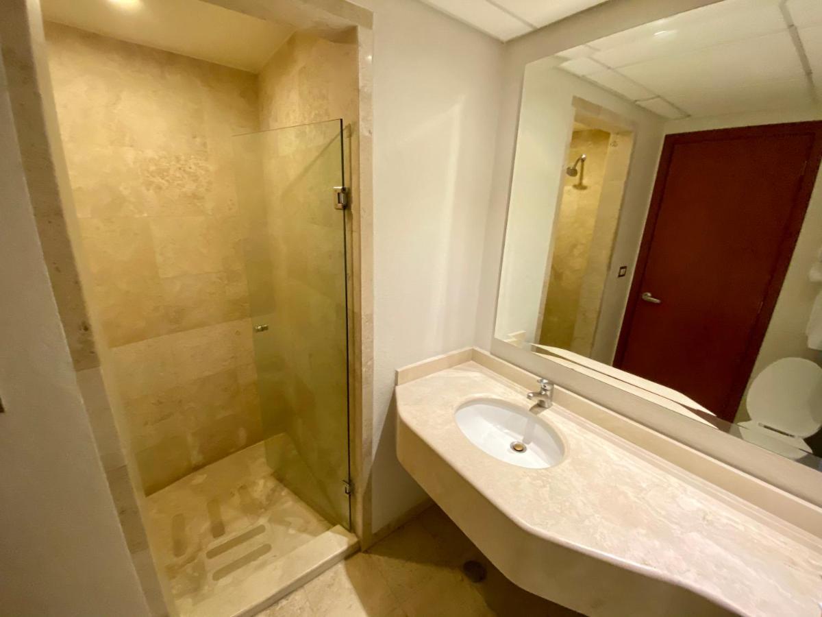 Hotel Mercury Inn Queretaro Ngoại thất bức ảnh