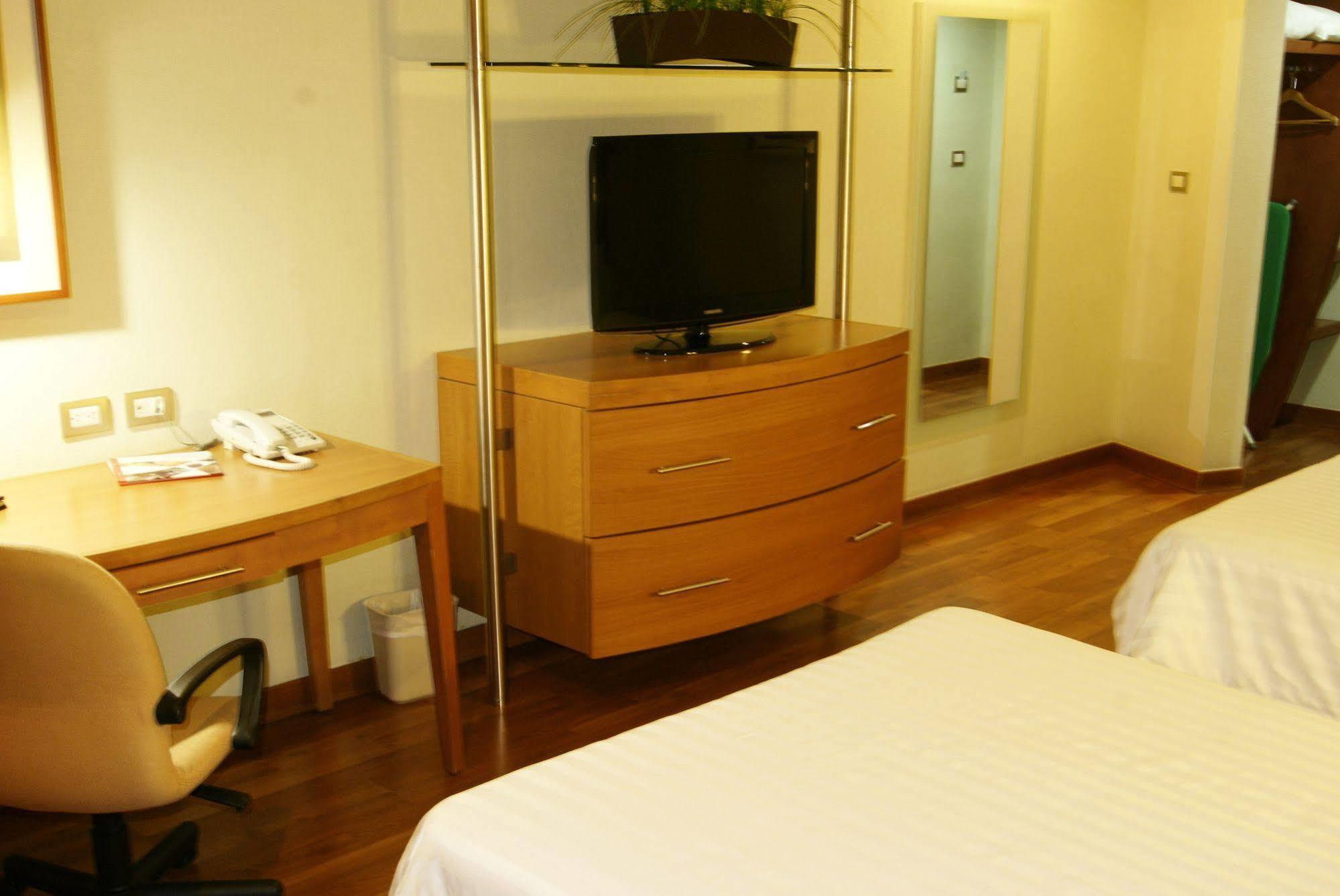 Hotel Mercury Inn Queretaro Ngoại thất bức ảnh